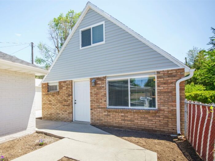 Adu Builders Monmouth Or